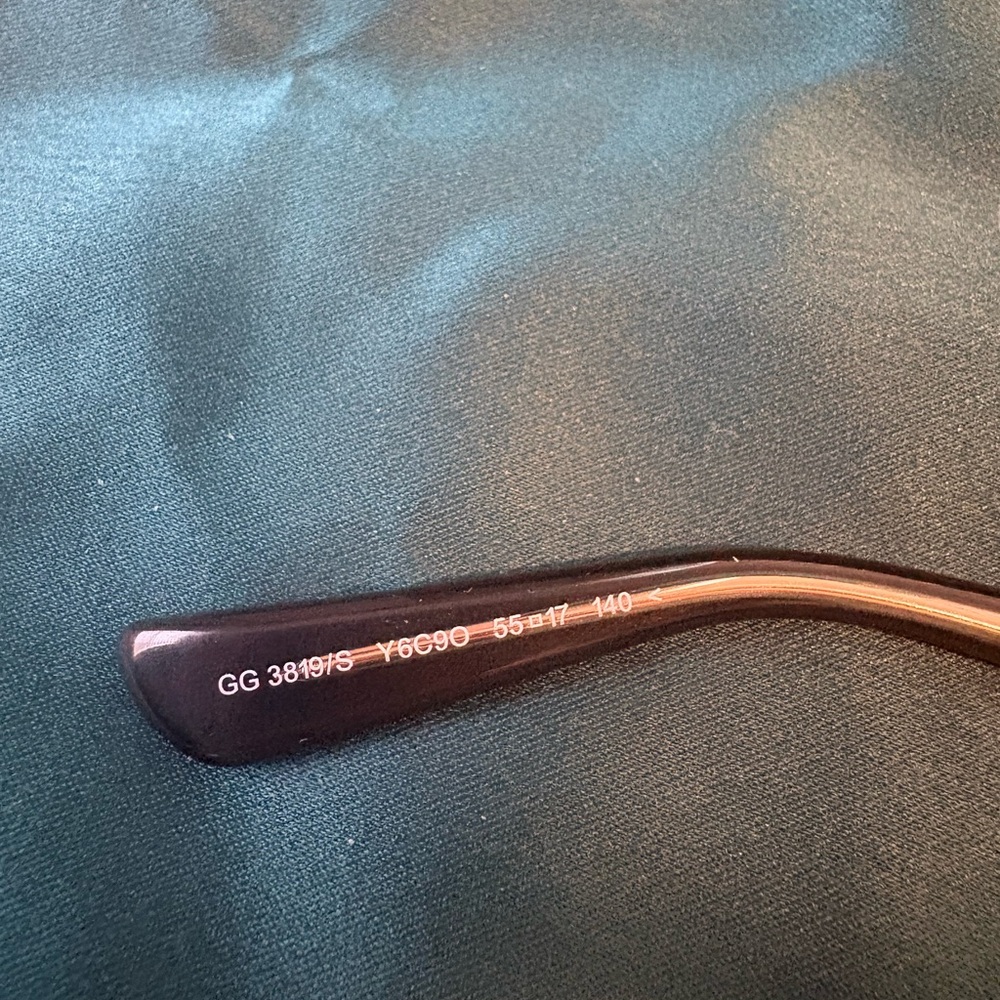 NEW GUCCI Black Gold Oversized Sunglasses Italy - GG3819/S Y6C9O 55mm - Picture 10 of 10